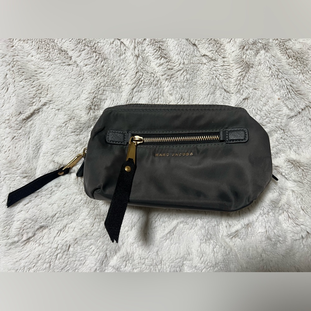 Preloved Marc Jacobs pouch